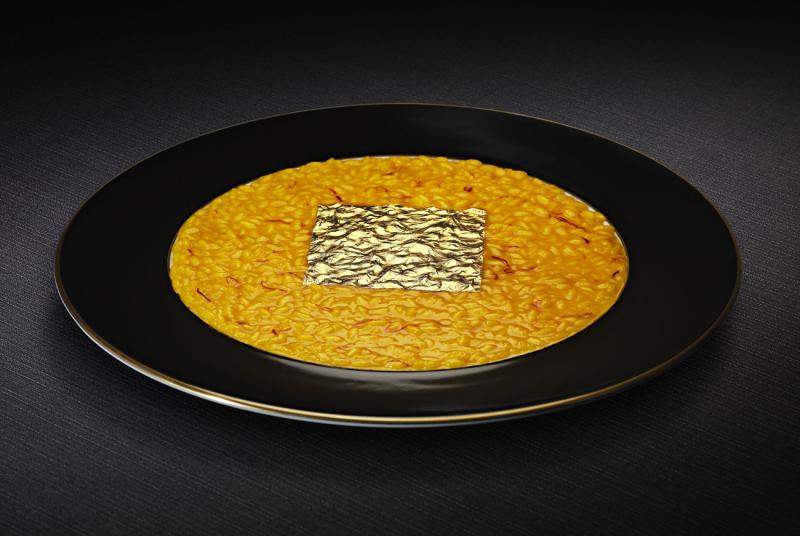 RISO ORO E ZAFFERANO LA RICETTA DI GUALTIERO MARCHESI CON FOGLIA D'ORO