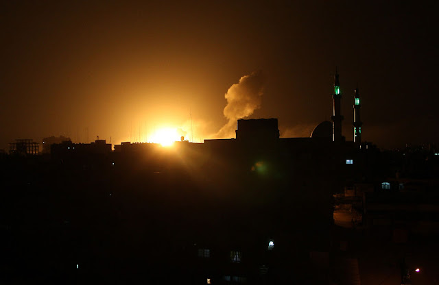 [صور] غزة تحت النار Gaza+Under+Fire+%2826%29