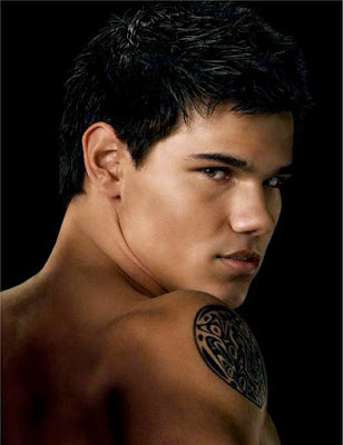 new moon tattoo. Taylor Lautner New Images