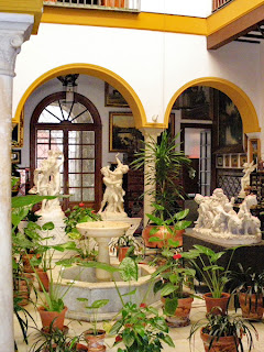 04 Patio Plaza del Museo 04