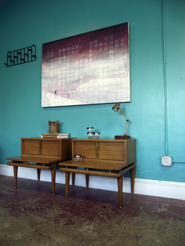 Vintage Ground Pair of Mid Century / Retro Nightstands