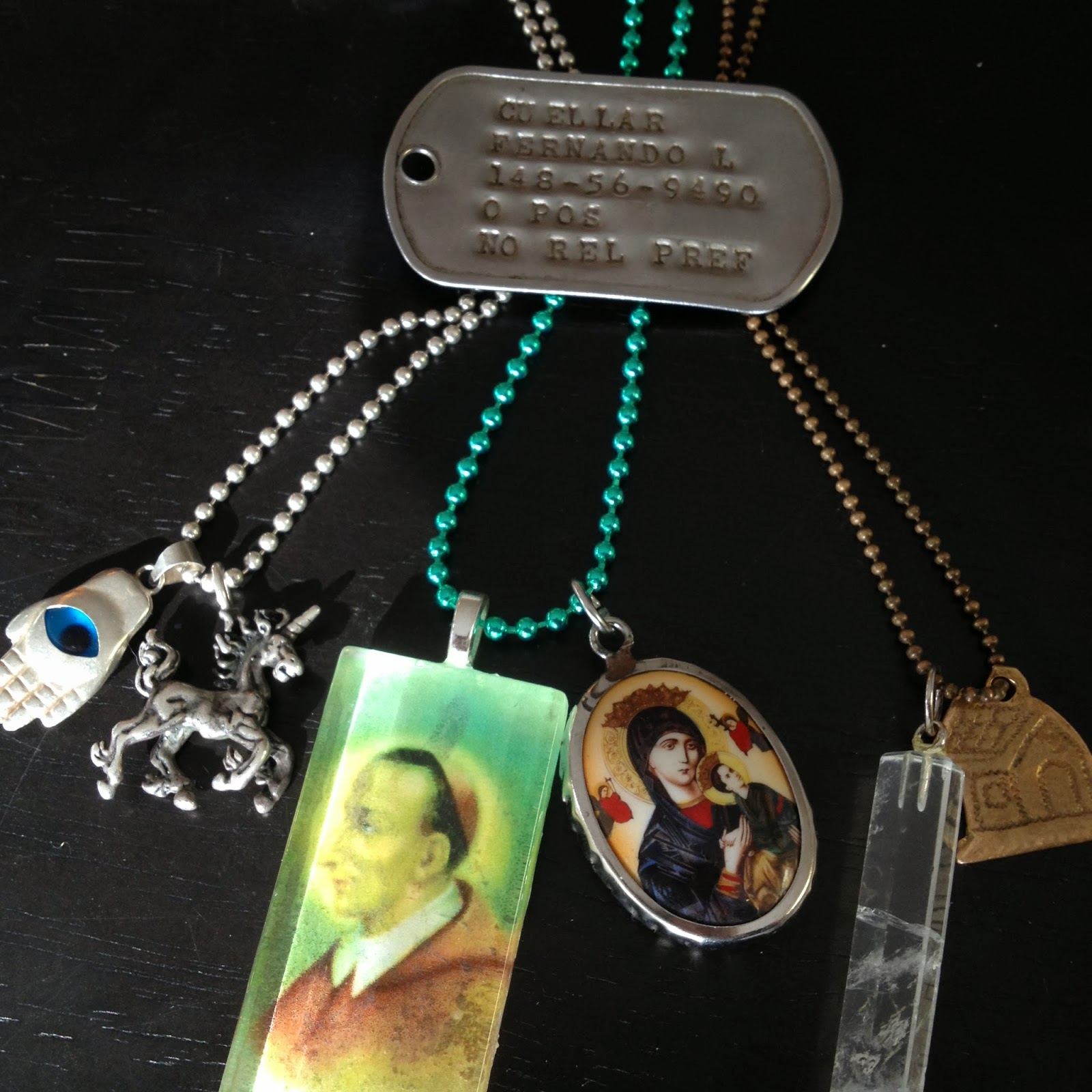 Dress The Chain Game How to Play