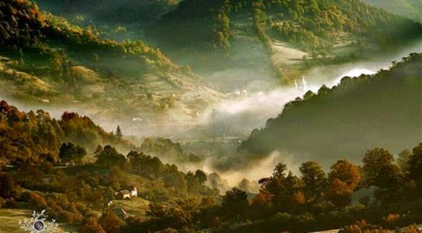 نقره لتكبير أو تصغير الصورة ونقرتين لعرض الصورة في صفحة مستقلة بحجمها الطبيعي