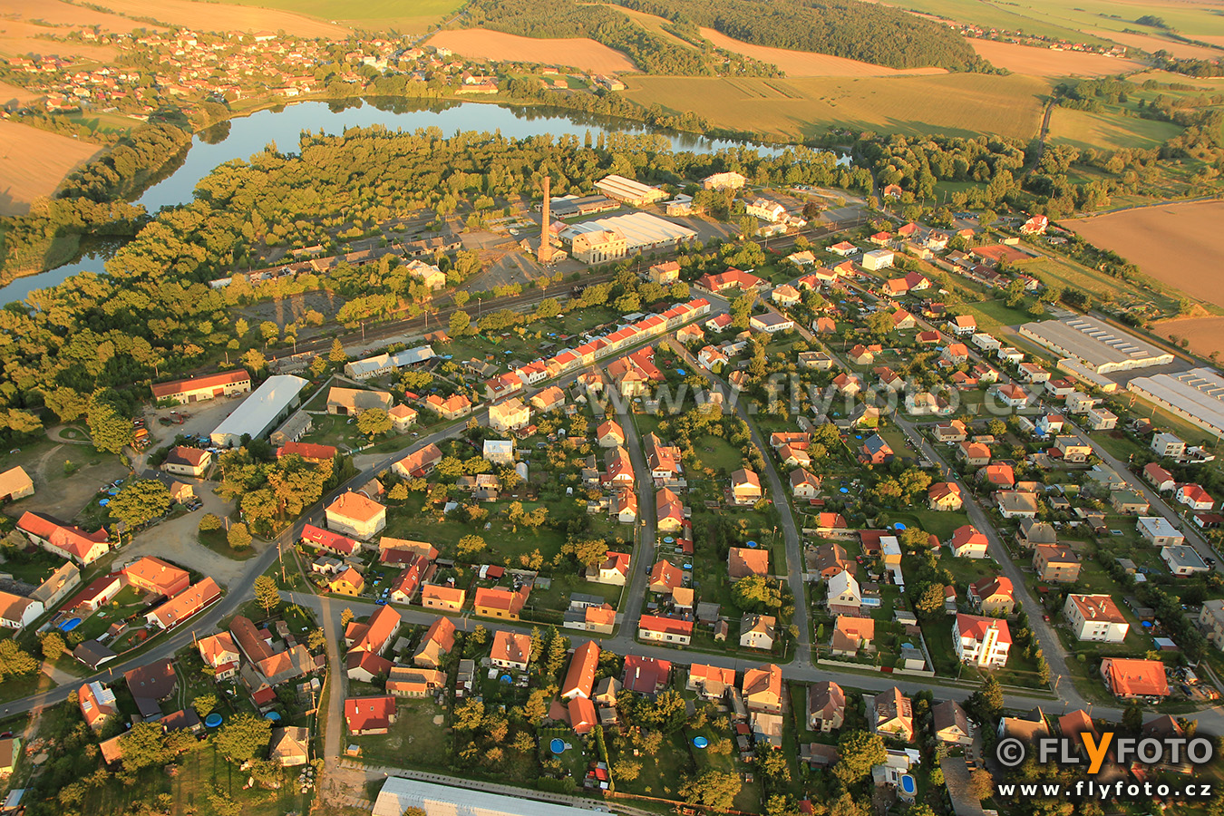 FLyFOTO letecká fotografie a video Čachovice