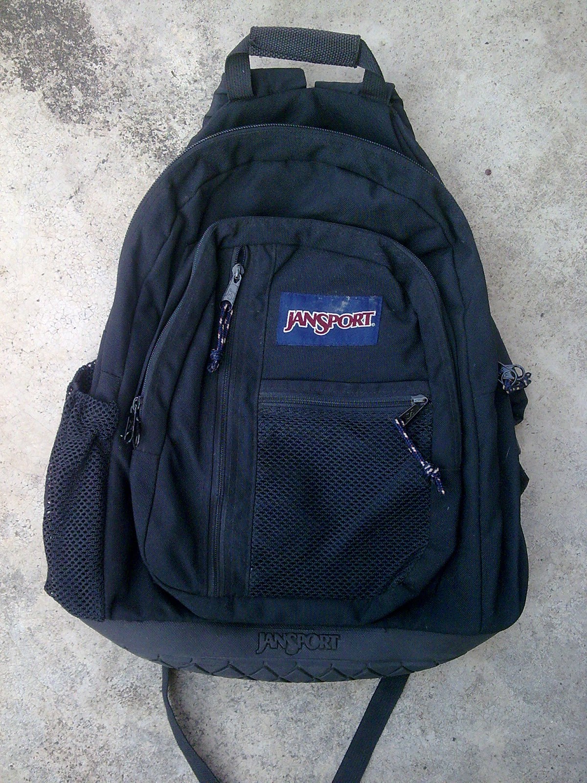 d0rayakEEbaG Jansport Rubber Bottom Large Bagpack(SOLD)
