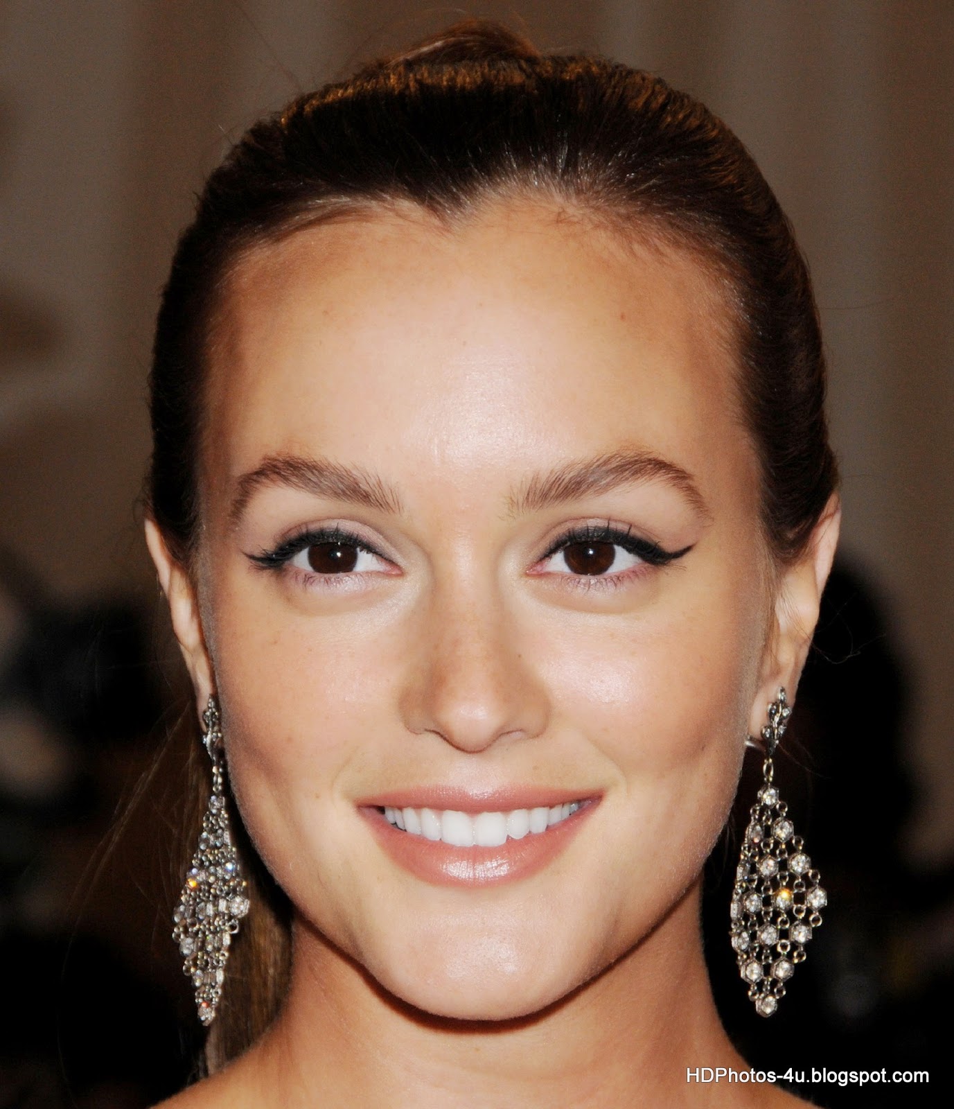 American Actress Leighton Meester Full Hd Pictures