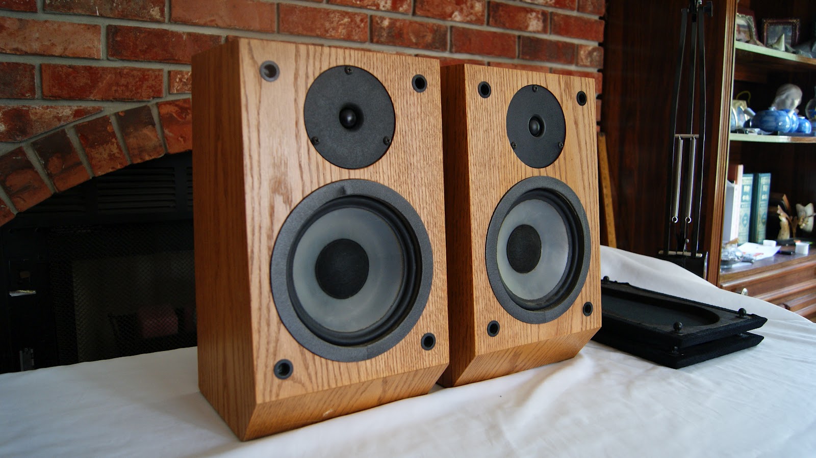 Audioless Winnipeg Group! Odyssey MK1 Bookshelf Speakers