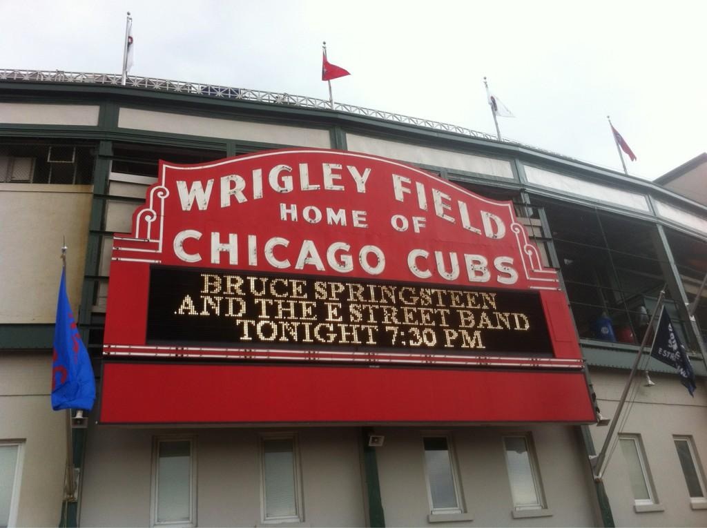 THE ROCKIN' OLD MAN Bruce Springsteen & the E Street Band at Wrigley Field