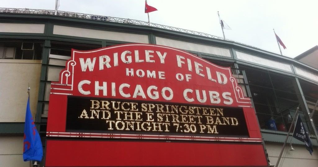 THE ROCKIN' OLD MAN Bruce Springsteen & the E Street Band at Wrigley Field