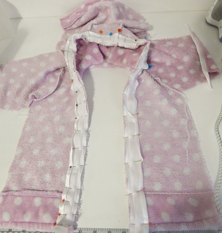 Mrs H the blog Hooded baby dressing gown tutorial {Free tutorial 0 6m)