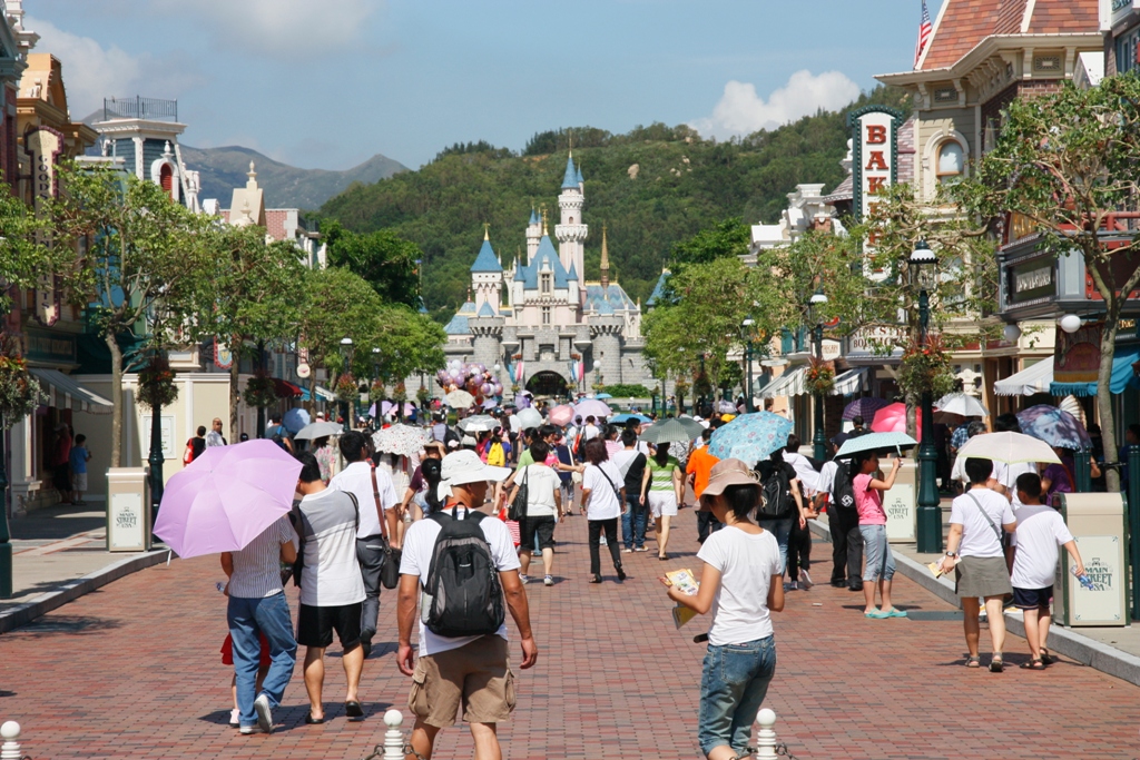 Hong+Kong+Disneyland+3.jpg