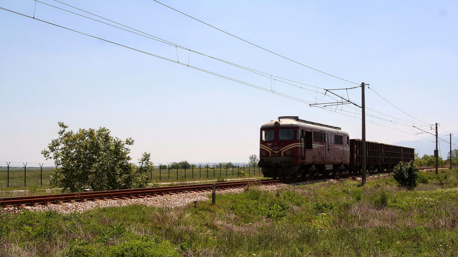 How small is this freight train! How small is this freight train!