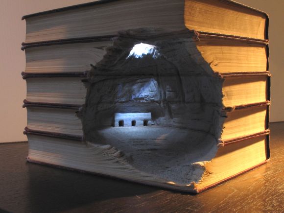 guy laramée esculturas esculpidas em livros grandes paisagens