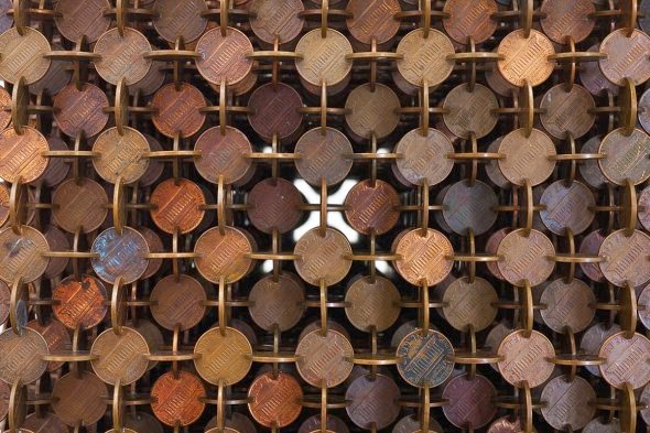 As incríveis esculturas geométricas simétricas feitas de moedas de Robert Wechsler Robert Wechsler arte esculturas geométricas simétricas feitas de moedas centavos pennies Mendicante