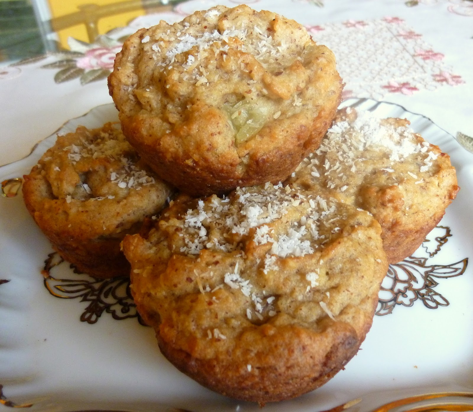 SPLENDID LOWCARBING BY JENNIFER ELOFF COCONUT PINEAPPLE MUFFINS