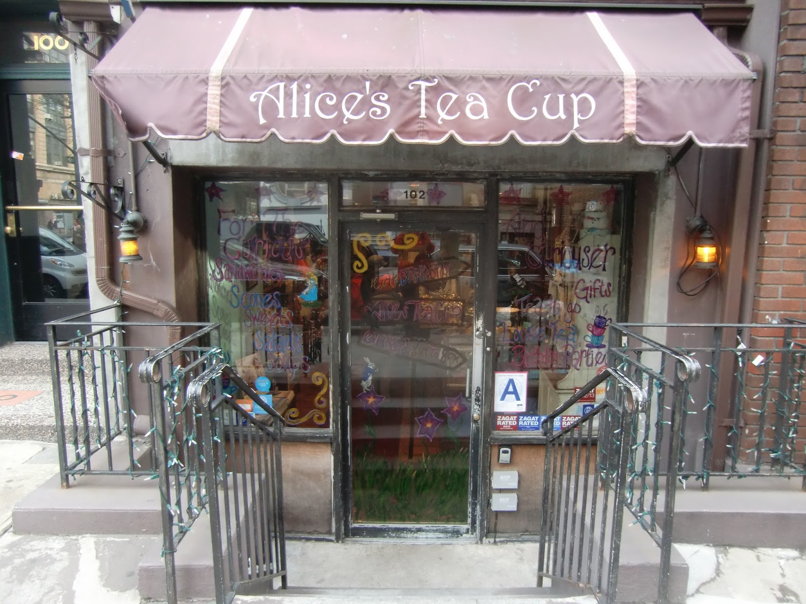 the mAnGiAbles Restaurant Review Alice's Teacup Chapter 2