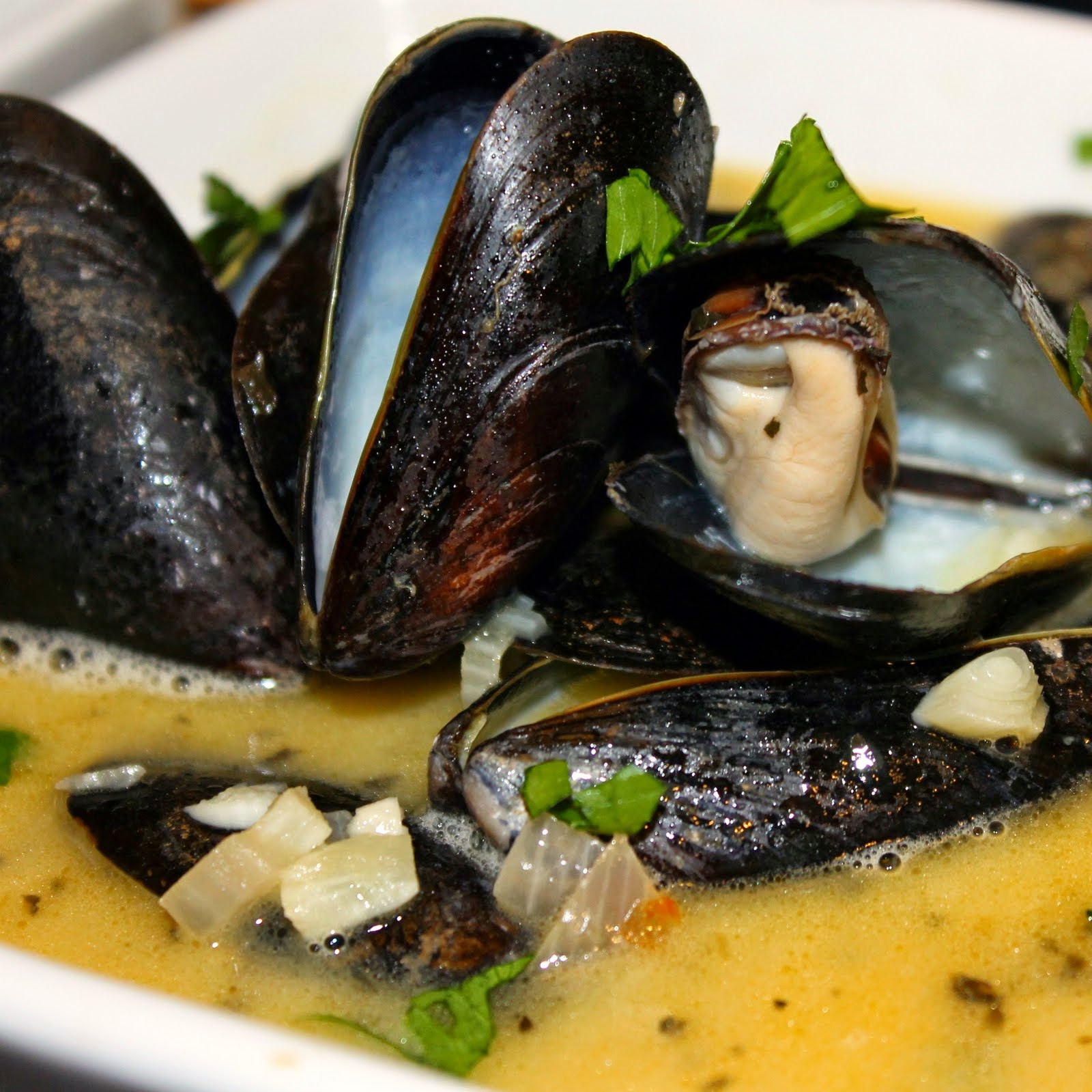 Mussels In White Wine Garlic Sauce Recipe Kusina Master Recipes