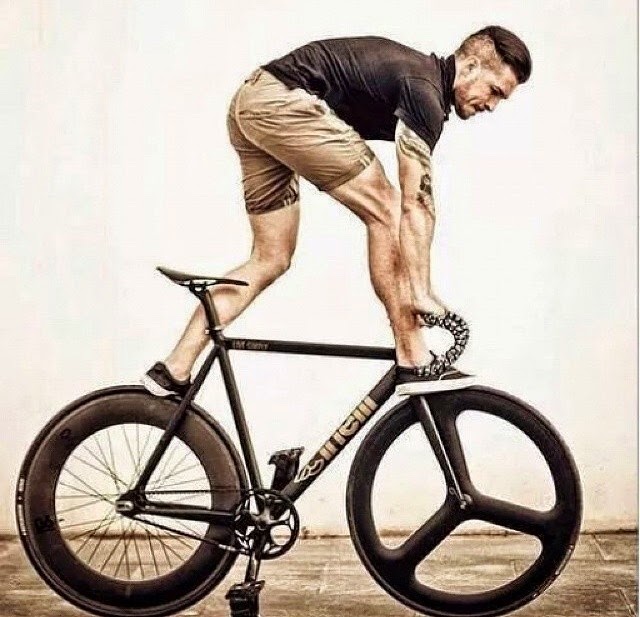track stand cycling