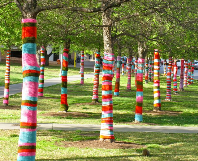 Nook & Cranny Yarn bombing / Guerilla knitting