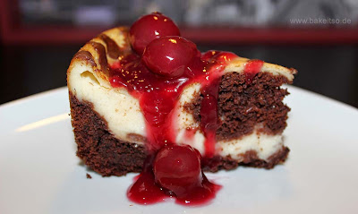 Brownie Cheesecake mit Cherry Topping Vegan