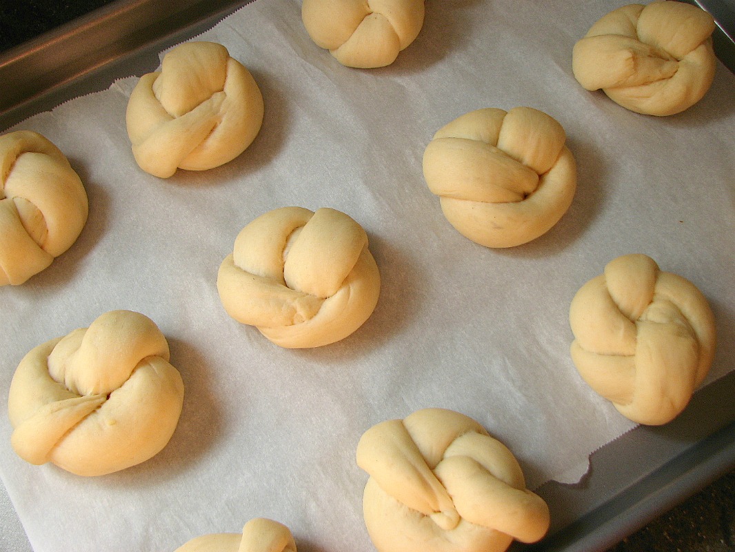 Delectably Mine Soft Garlic Knots