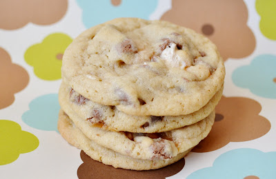 With all of this Halloween candy craziness Snickers Cookies