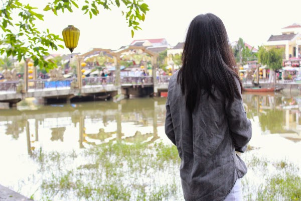 white destroyed shorts humid vietnam outfit