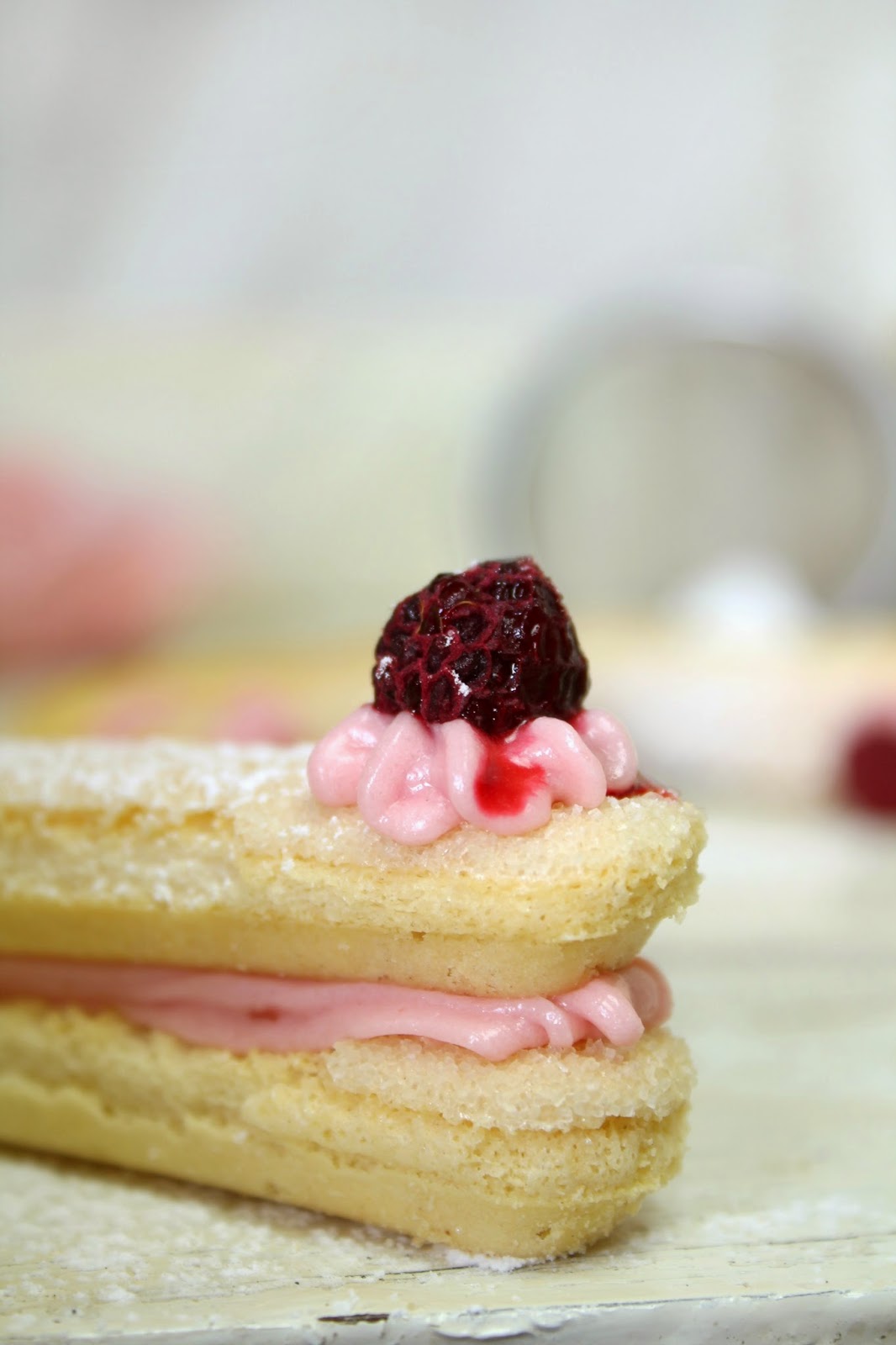 Lick The Spoon Strawberry Creme Fingers