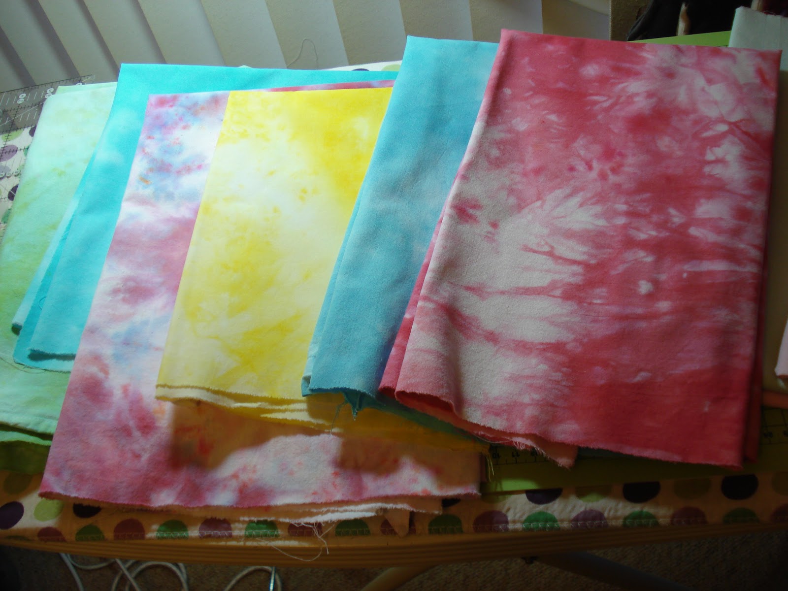 The Nifty Stitcher Snow Dyed Quilt Part 1