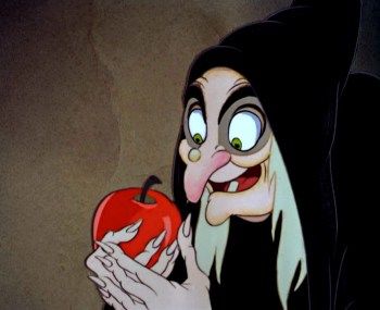 Résultat de recherche d'images pour "mort de la mere de blanche neige"