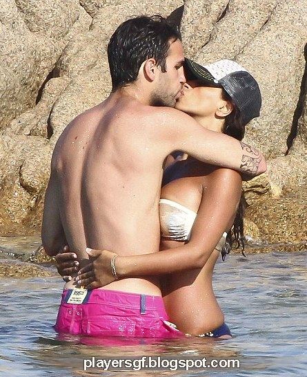 cesc fabregas and his hot girlfriend cesc fabregas and his hot girlfriend