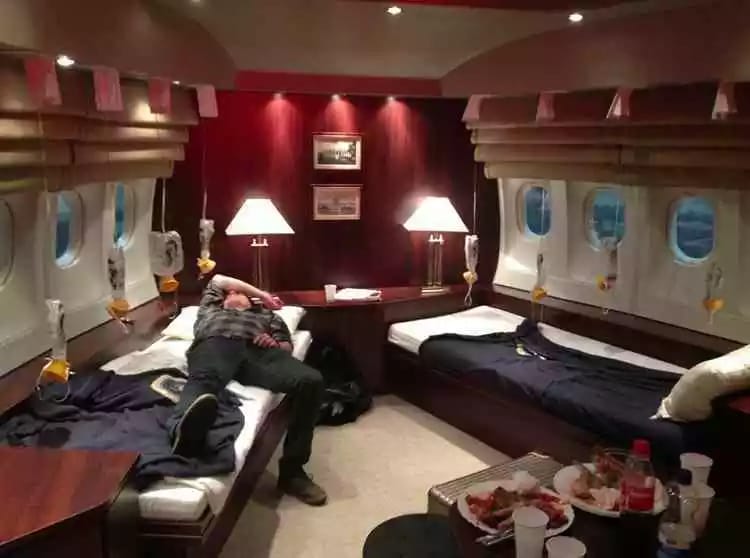AM News: 6 Pictures Of 'inside Trump's Presidential Jet' [PHOTOS