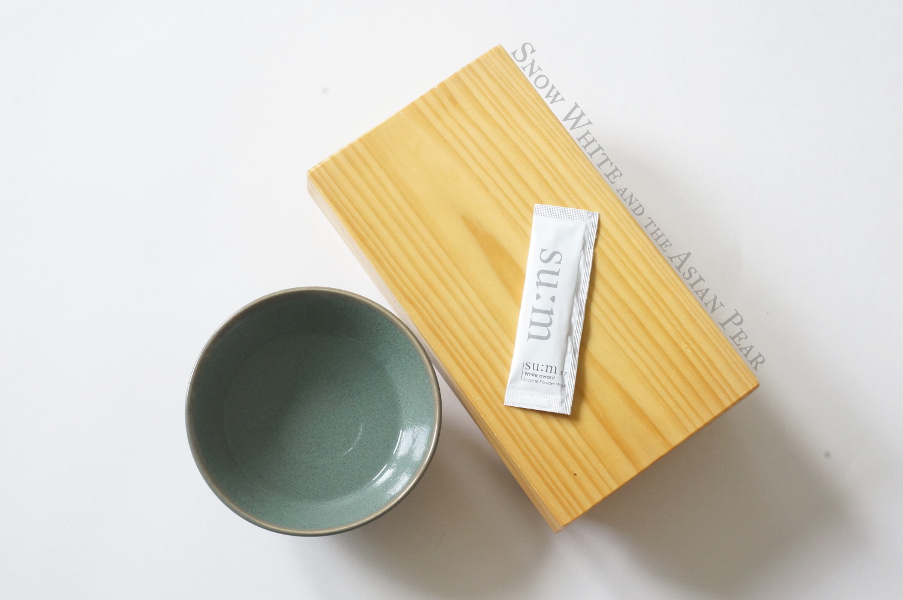 Alchemy In Your Bathroom Review Of The Su M37 White Award Enzyme Powder Wash Snow White And The Asian Pear