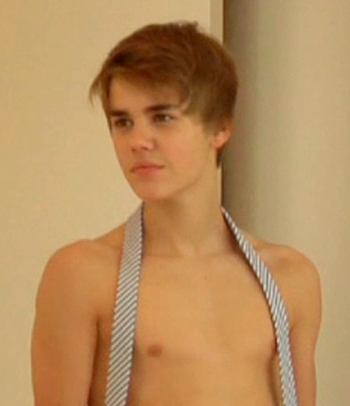 justin bieber shirtless pictures 2011. house Justin Bieber Shirtless