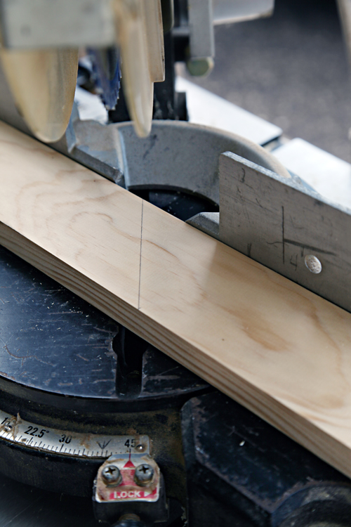 IHeart Organizing DIY Herringbone Pattern Headboard