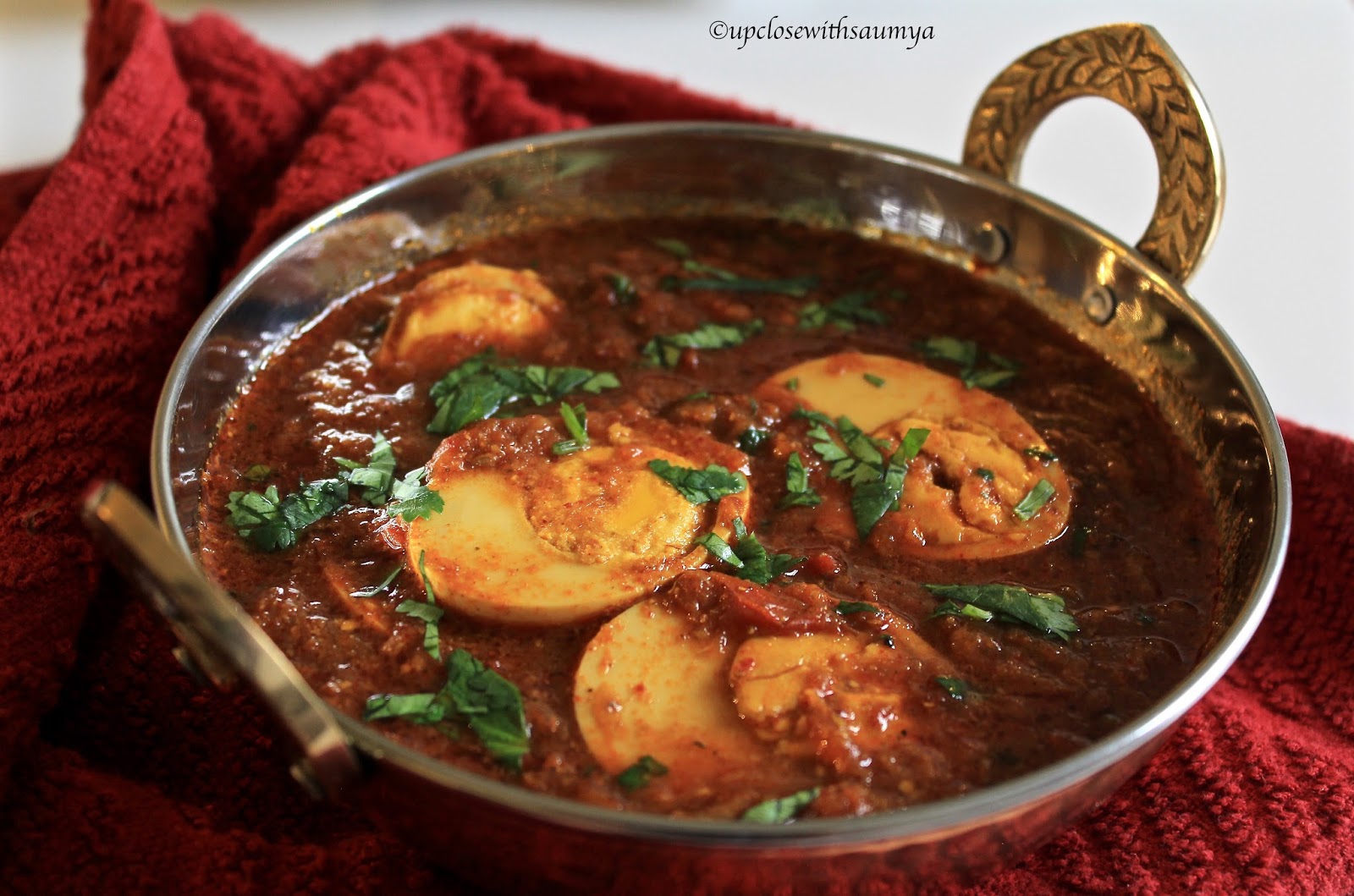 UpclosewithSaumya: Egg Curry (Hard boiled eggs in flavorful curry)