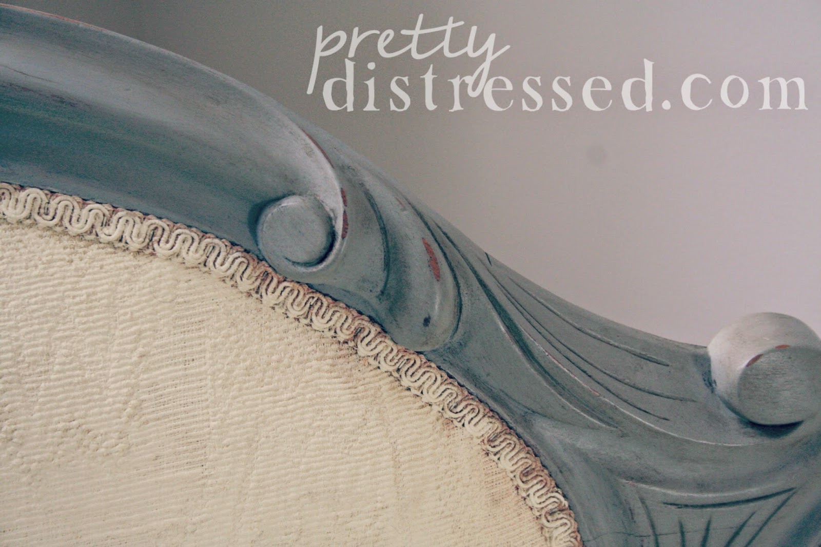 Pretty Distressed Painting Fabric with Chalk Paint® Decorative Paint