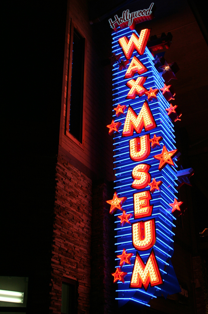 The Carpetbagger Hollywood Wax Museum Pigeon TN