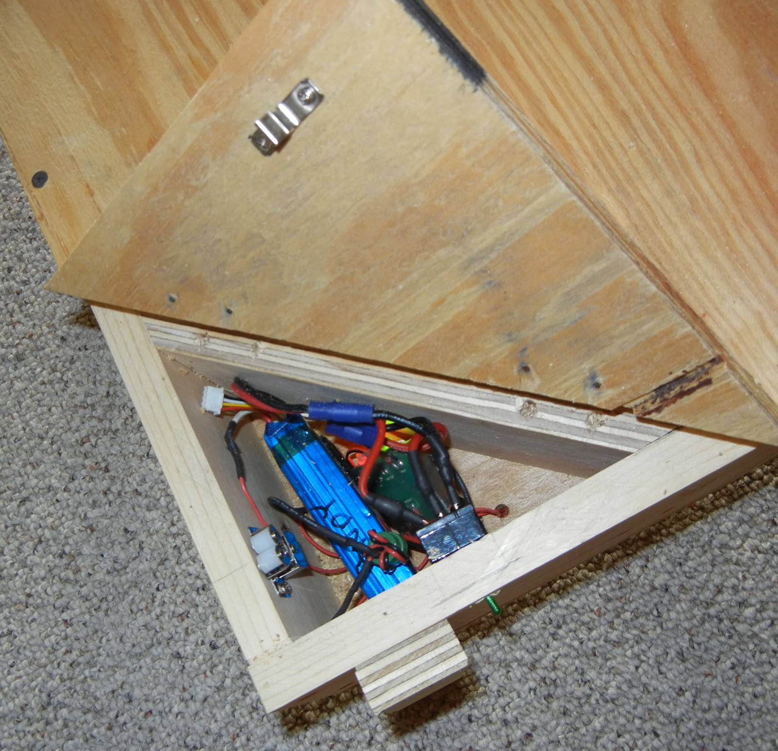 Buildin' Projects DIY Automatic Dog Ball Thrower