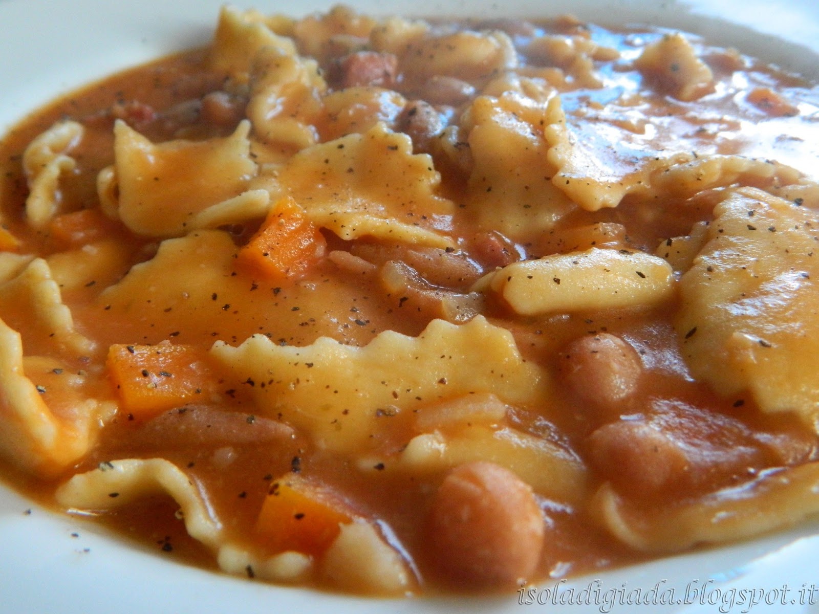 L'isola di Giada PASTA E FAGIOLI (con maltagliati di farro)