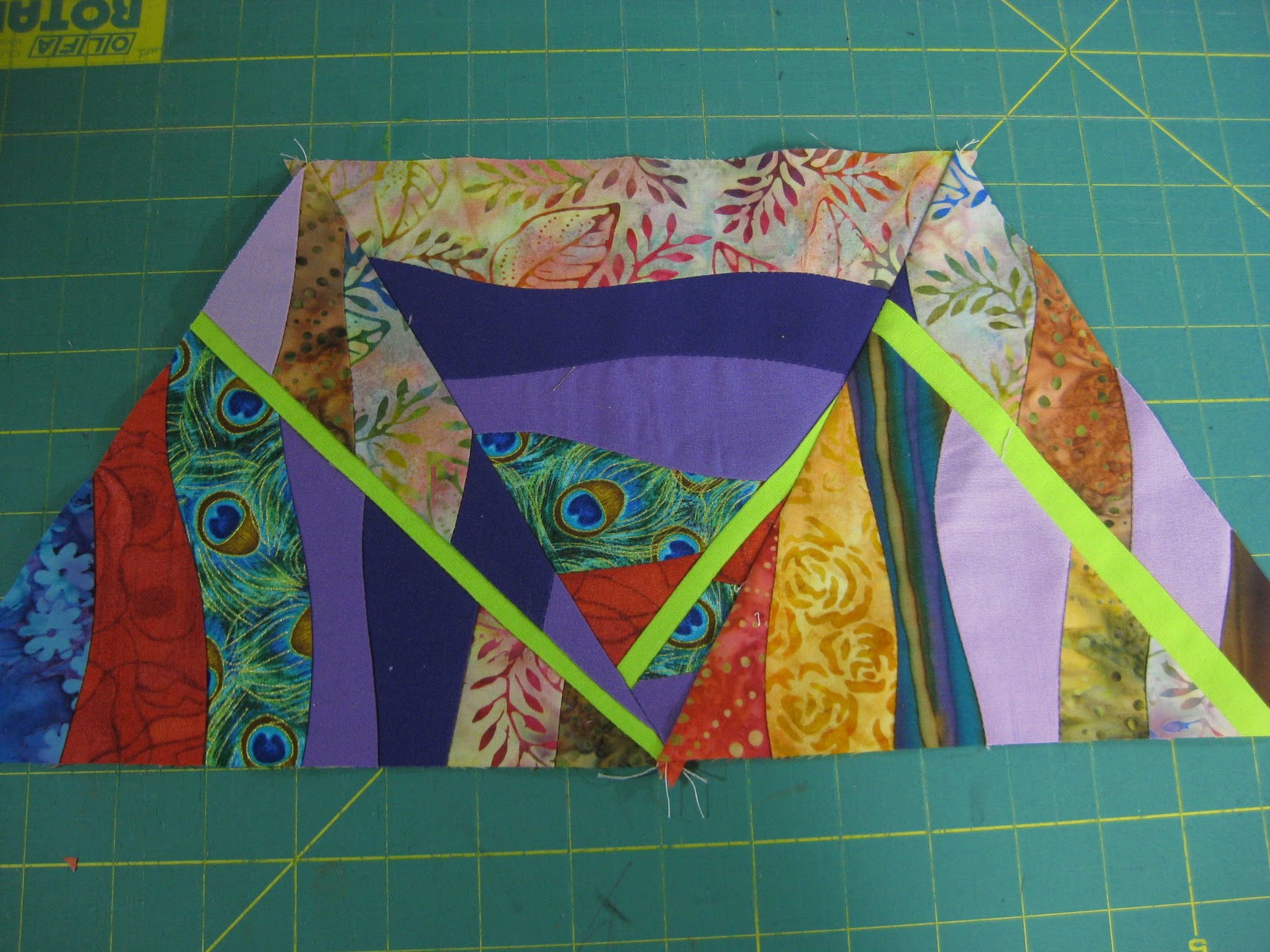 janae king designs Karla Alexander's Curved Ruler Quilt