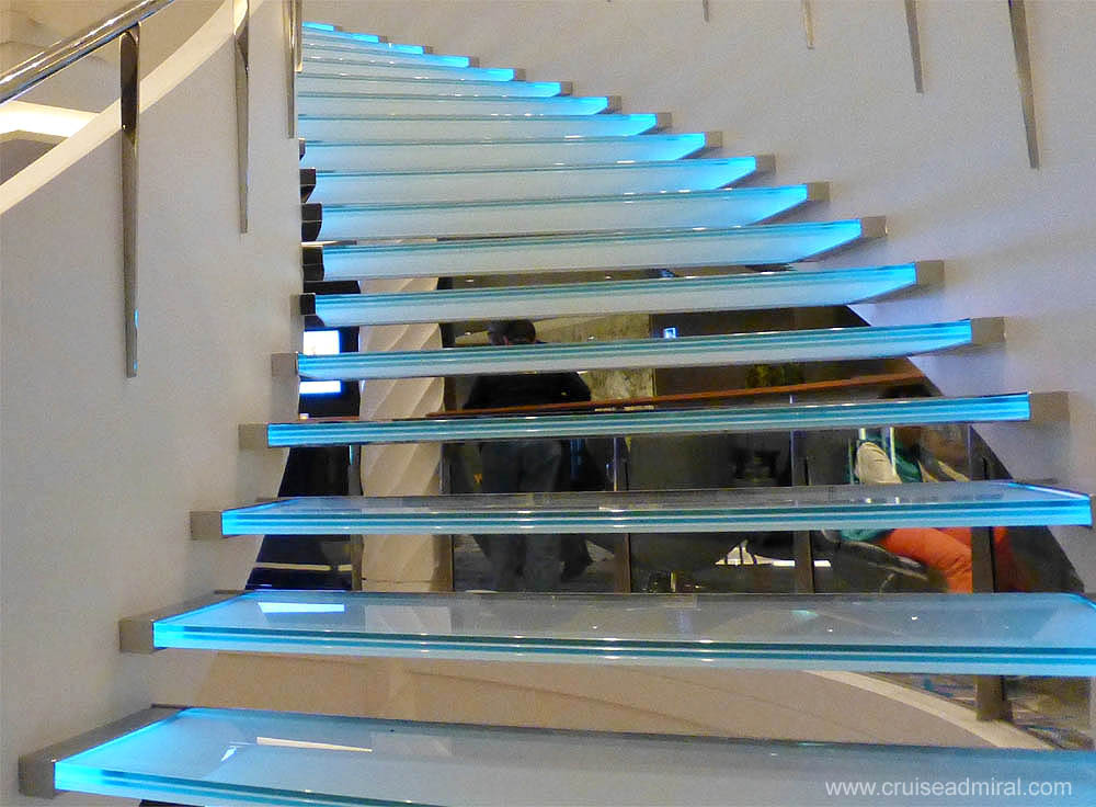 Таинственный Mein Schiff 3 (5*-) Kруиз загадок и разгадок