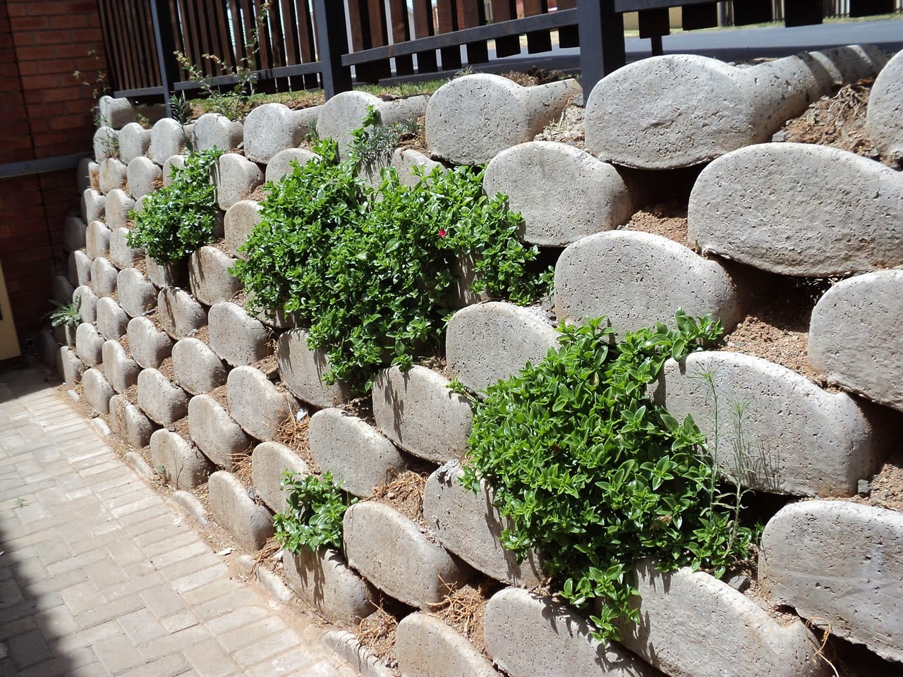 Creative Retaining & Landscaping: 4 Reasons Why You Should Use