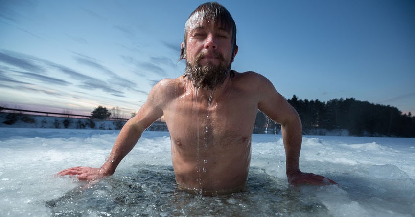 Are ice baths good for workout recovery? I sat in freezing water for 2  minutes to find out