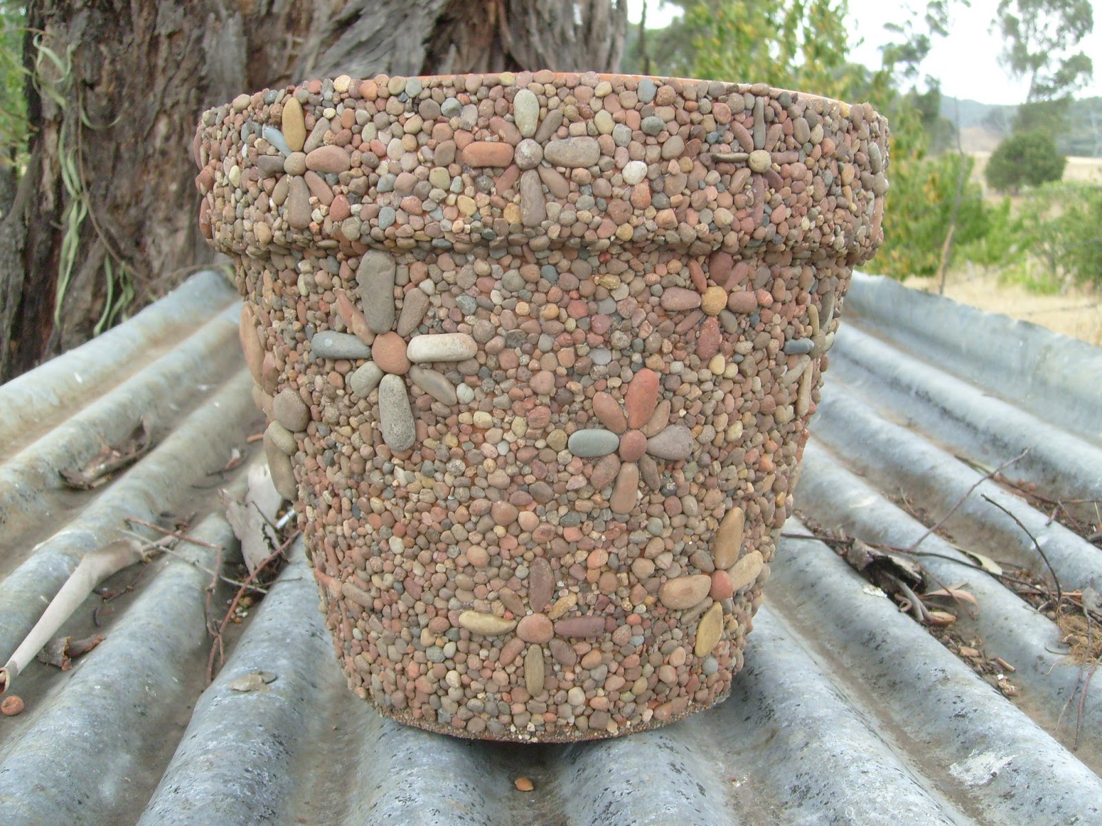 MOSAIC MAGIK Large Flower Pebble Pot