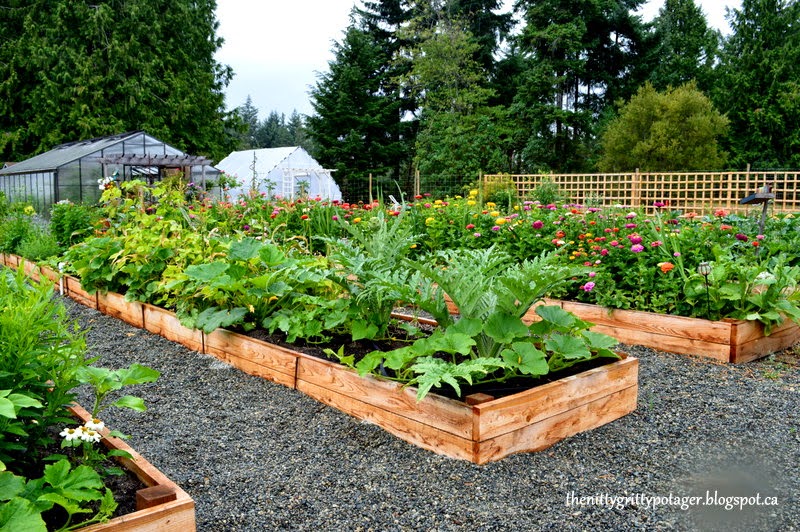 The Nitty Gritty Potager: How To Feed Your Organic Vegetable Garden