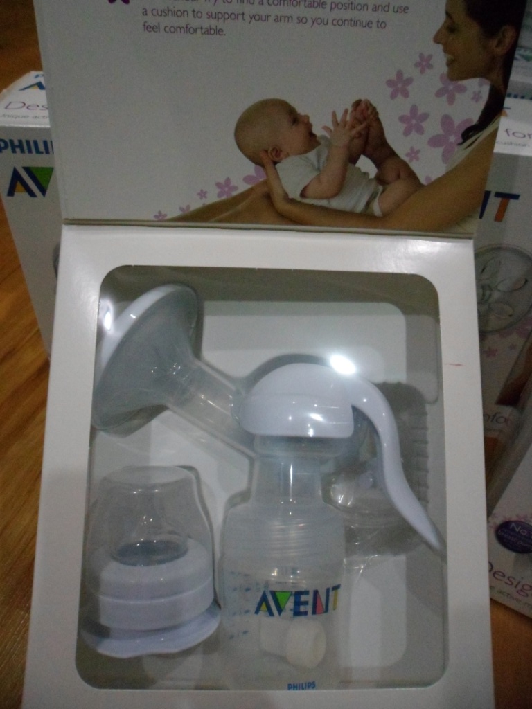Mom's Paradise: Philips Avent Manual Breast Pump (PP)