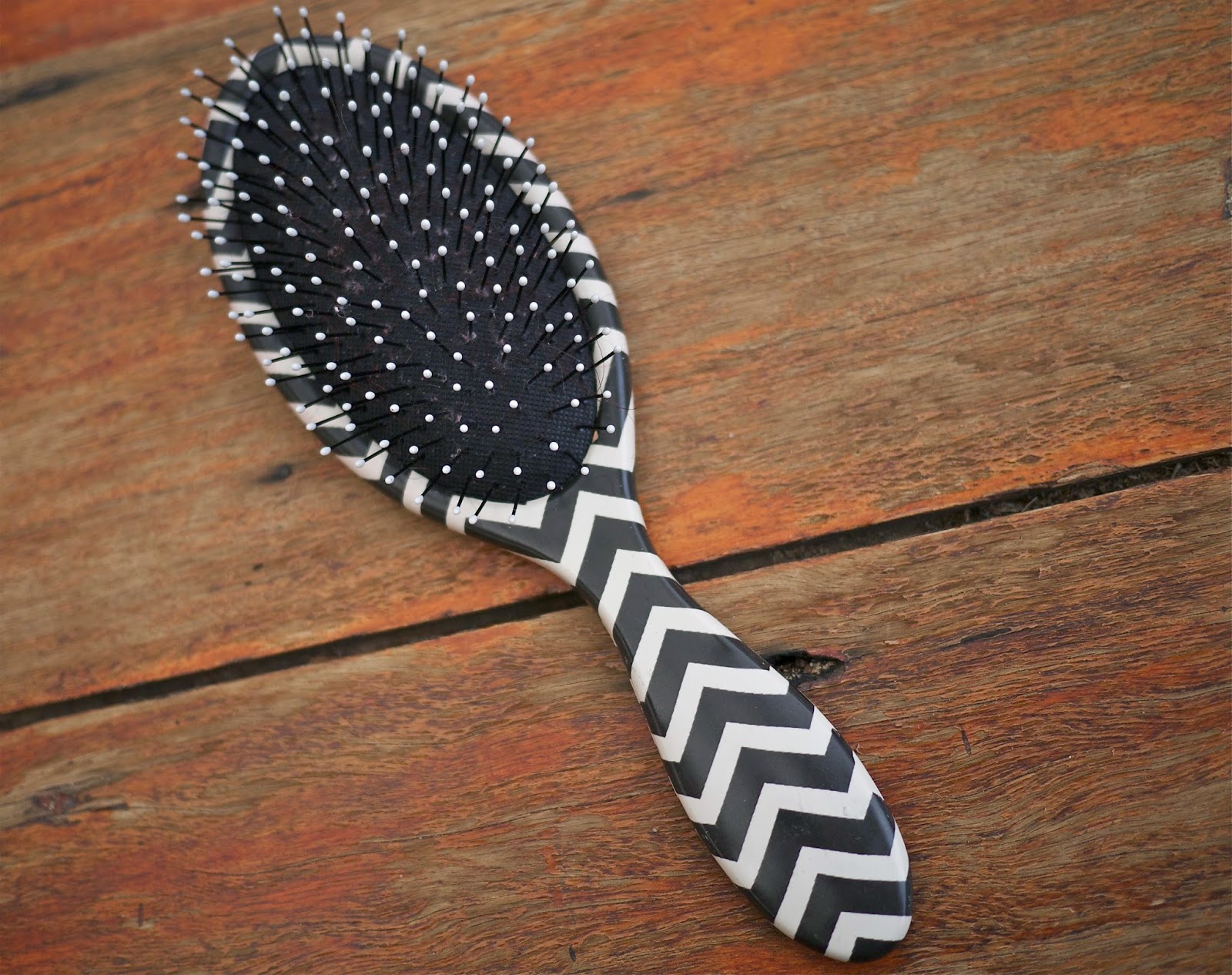 Born to Buy The Wet Brush Detangling Hair Brush Review