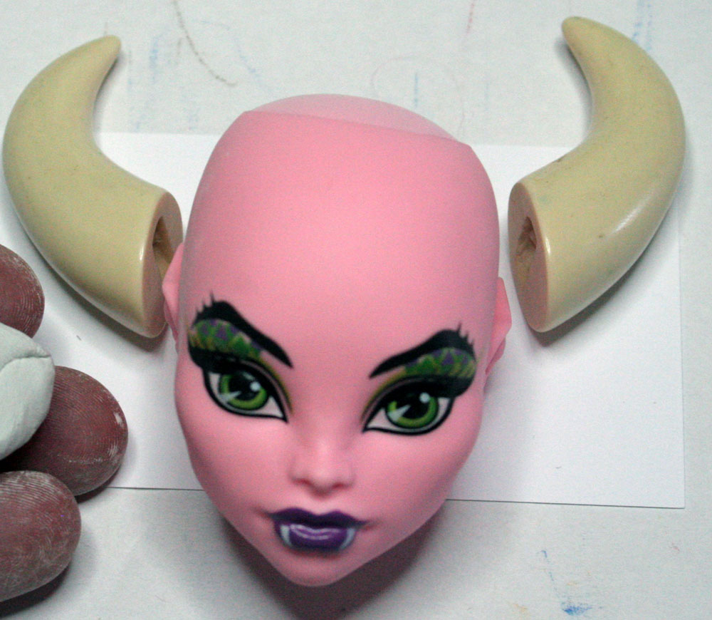 monster high doll with horns