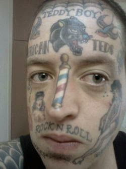 tatuajes en toda la cara